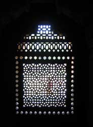 Humayun Tomb Complex - Isa Khan's Tomb - Jallii work (From inside)